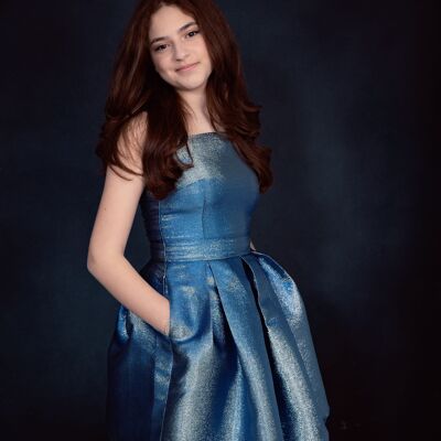 El vestido de fiesta Daniella en Blue Shimmer