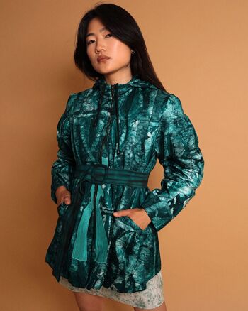 Manteau vert à capuche avec ceinture pour femme – Exploration 4