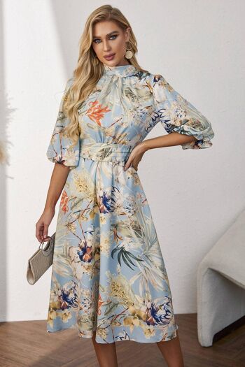 Robe mi-longue à col haut et manches bouffantes à imprimé floral bleu 1