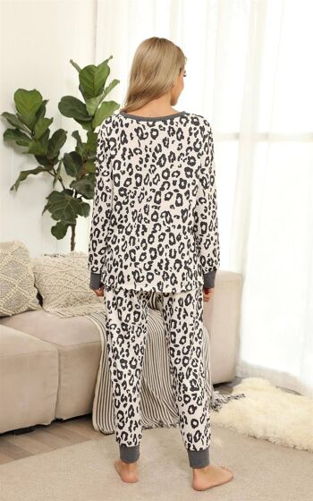 Ensemble de vêtements de détente mono léopard en gris 4