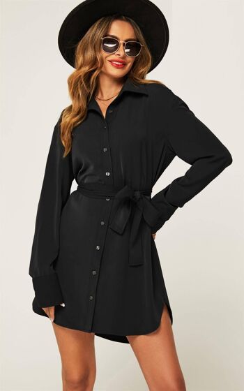 Mini-robe chemise oversize arrondie fendue sur le côté en noir 1