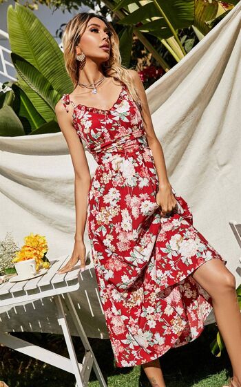 Jolie robe mi-longue Bardot à bretelles et imprimé floral en rouge 4