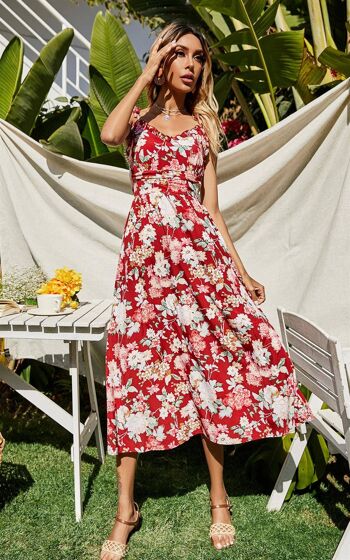Jolie robe mi-longue Bardot à bretelles et imprimé floral en rouge 3