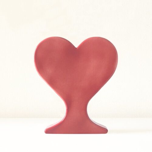 Jarrón corazón de ceramica hecho a mano de color rosa