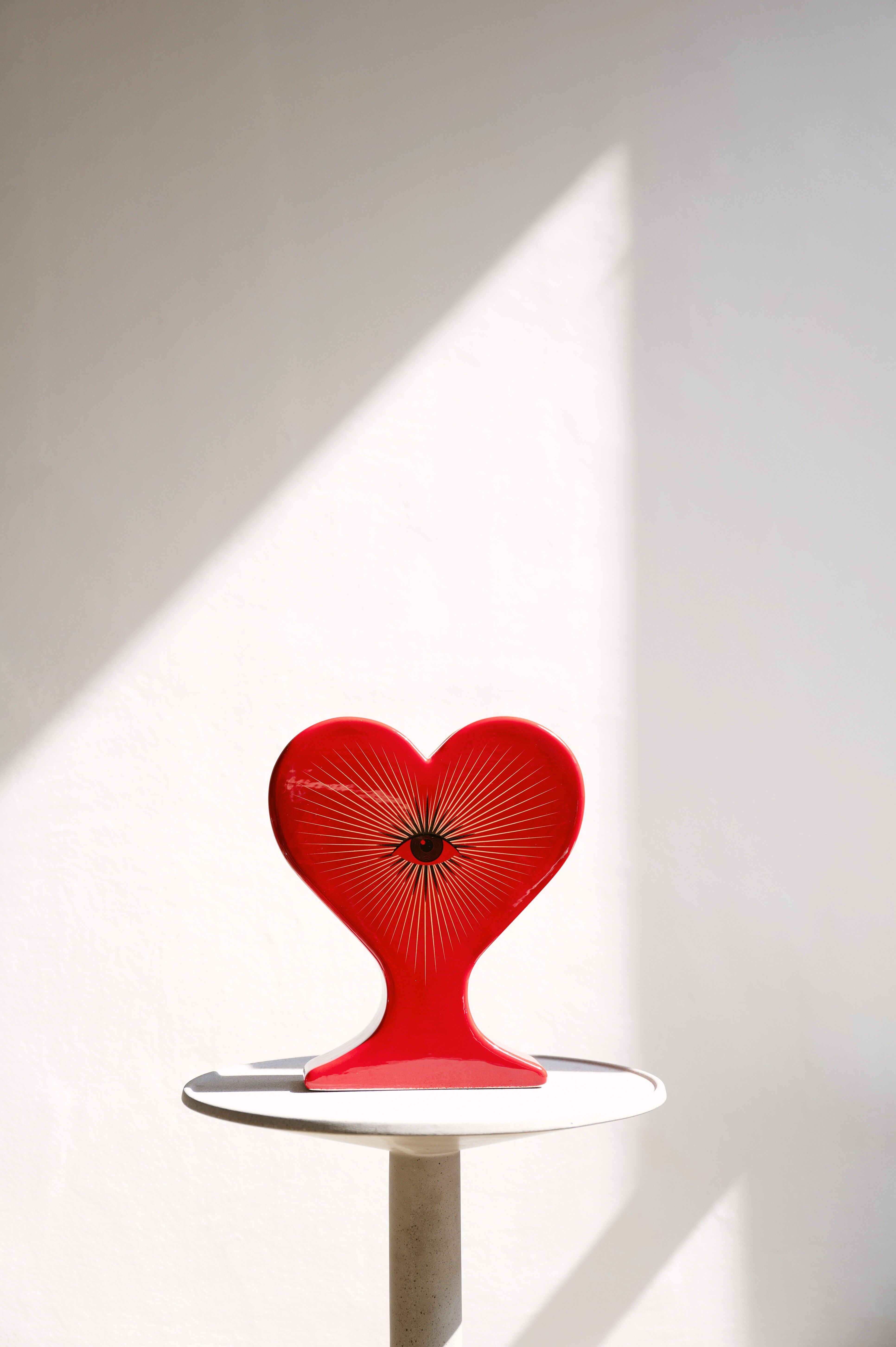 Vase en forme de cœur en céramique faite à la main « Le véritable amour à l'intérieur »