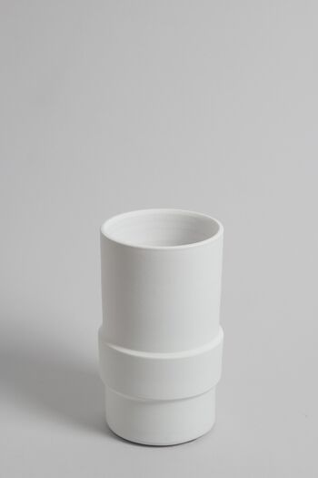Vase blanc symétrique - 04 7