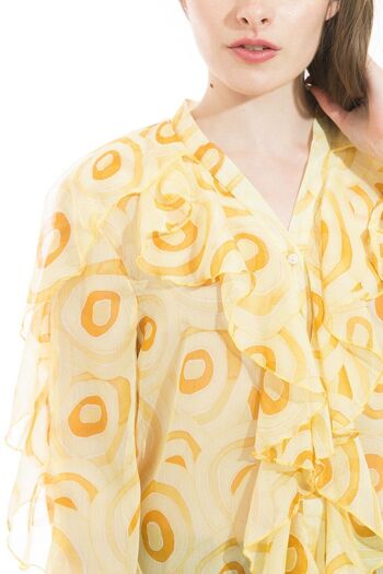 Top chemise boutonnée jaune à imprimé bohémien avec volants et col V 5