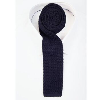 Cravate en tricot bleu marine 3