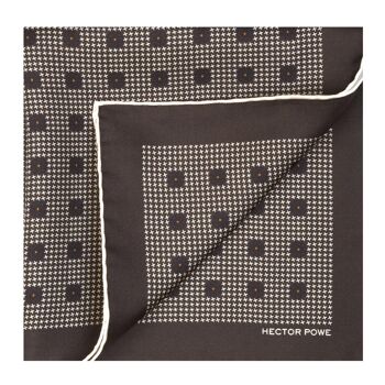 Foulard en soie baroque gris 3