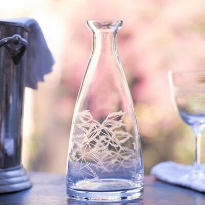 Jarra de mesa de cristal con diseño de helecho