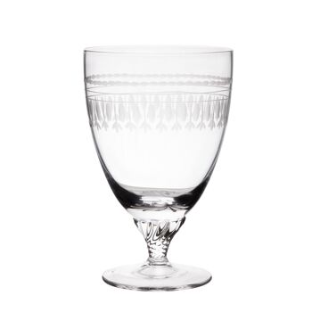 Un ensemble de six verres de bistrot en cristal avec un design ovale 2