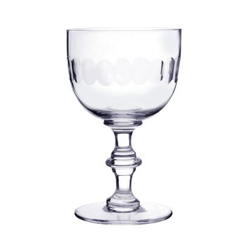 Un ensemble de quatre verres à vin en cristal avec motif lentille 2