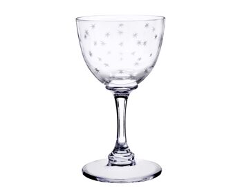 Un ensemble de six verres à liqueur en cristal avec motif étoiles 2