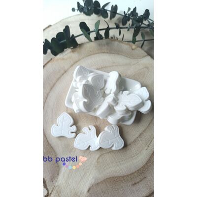 Set of 10 silicone leaf beads