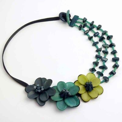 Collar de tagua, azucenita, helecho