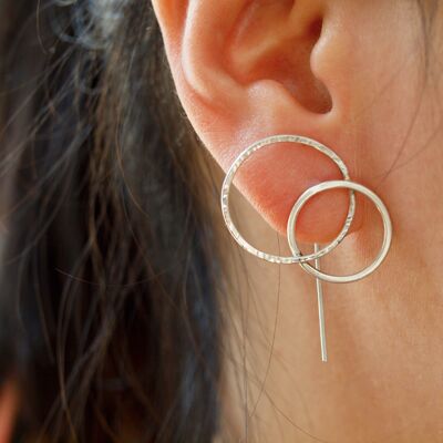 Design original Boucles d’oreilles Silver Two Circles, Création, Unique, Boucles d’oreilles modernes, Style contemporain, cadeau pour elle, cadeau de Noël