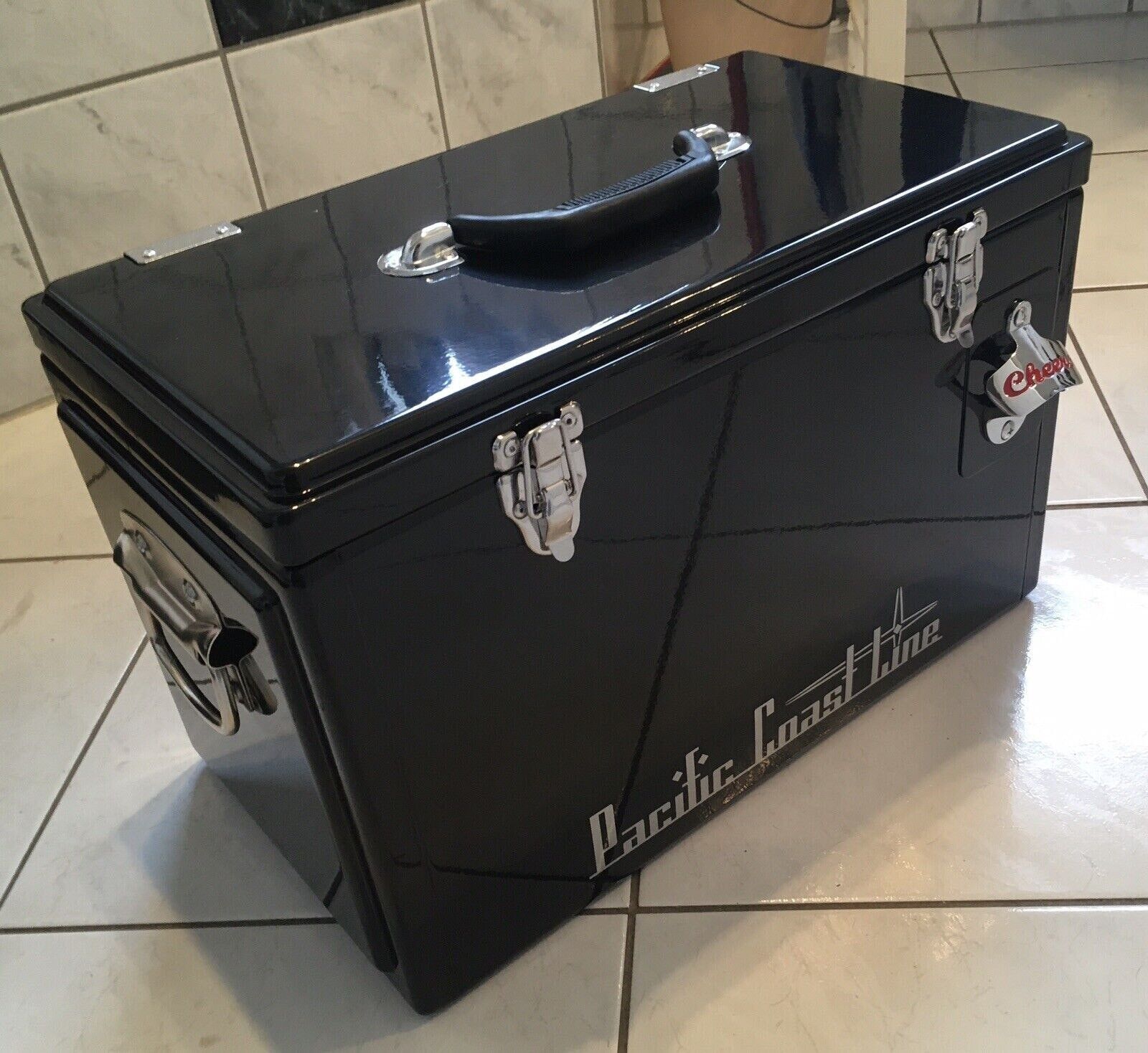 PACIFIC COAST LINE XXL cool box - black