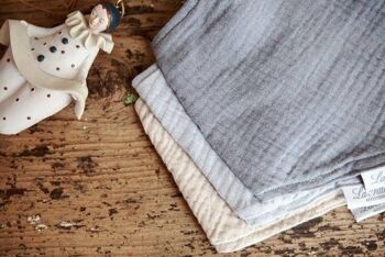 Echarpe en mousseline de coton bio pour enfant gris foncé 3