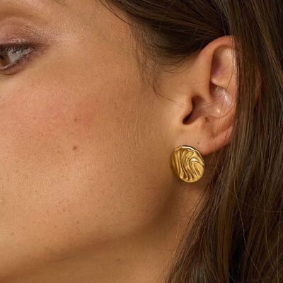 Gold Maxie earrings - round textured