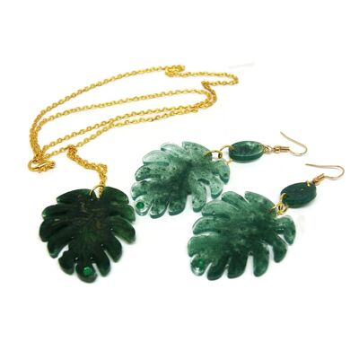 Green leaf shaped pendant and earrings - Jewelry