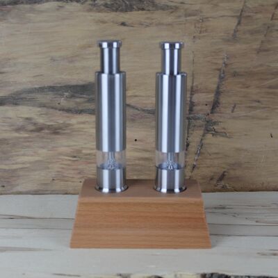 2 single-hand mills in a wooden stand