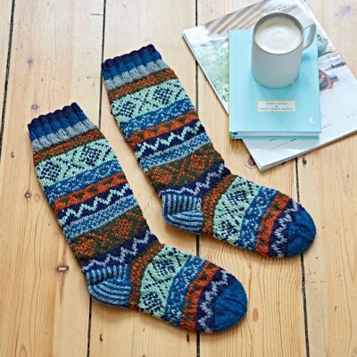 Handgestrickte Woll-Fairisle-Socken - Blau, Grau und Orange