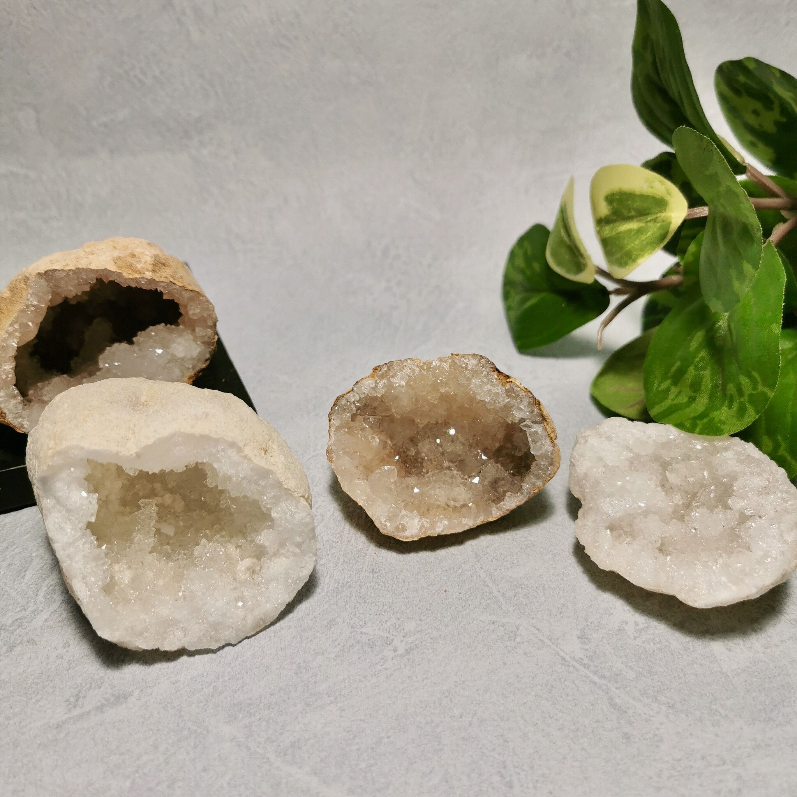 Geode White Quartz 10cm