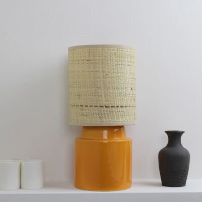 Lampe de table jaune avec abat-jour en rotin - Chic carneol