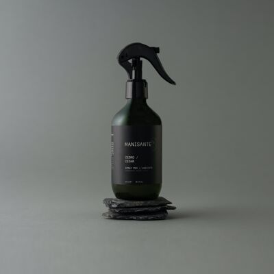 Cedro - Spray cèdre / environnement - Spray d'ambiance, végétalien, à base naturelle, emballage durable, contenants recyclables pour animaux de compagnie, fabriqué en Italie, non testé sur les animaux