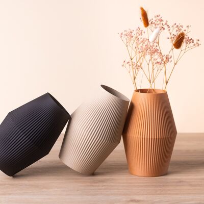 Iris Vase - For dried flowers