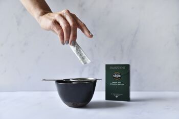 OMGTEA Thé vert matcha biologique de qualité AAA - Boîte de sachets individuels - Gagnant du bon goût 2022. Contient 10 sachets 2