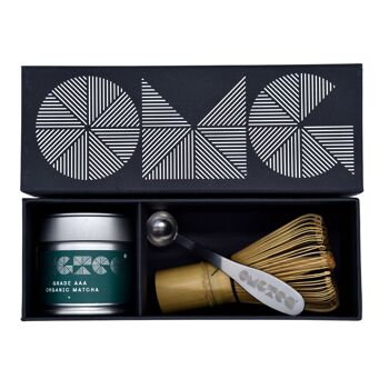 OMGTEA Thé vert matcha bio de qualité AAA - Coffret cadeau comprenant : Boîte de 30 g de qualité AAA - Bon goût 2022. Fouet Matcha en bambou Chasen. Cuillère à café OMGTEA 1