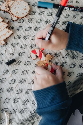 Imagier à dessiner de Noël en bois et ses 5 ornements de Noël 5