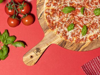 Planche à pizza / planche à découper ronde en bois d'olivier "Margherita" 2