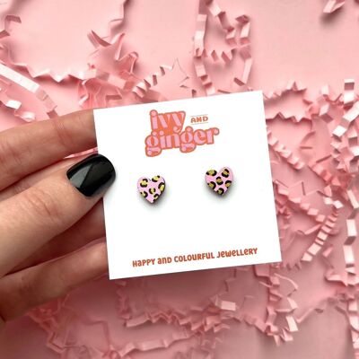 Pendientes mini corazón estampado leopardo rosa y dorado pintados a mano