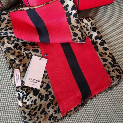 Classico marrone leopardato con strisce rosse