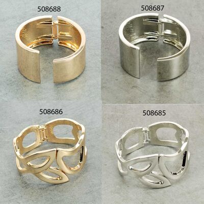 Pulsera esclava con acabado en oro y plata.