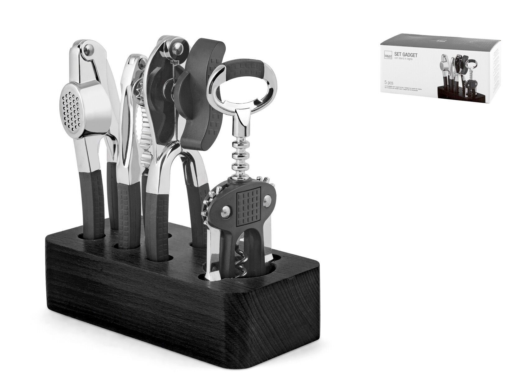 Confezione 5 pezzi gadgets in metallo con manici antiscivolo e base in legno nero. Composto da: stand cm 19x8,5x5 h; levatappi cm 7x4,5x16,5 h; spremiaglio cm 4,5x17x3 h; apriscatole cm 5,5x17x5 h; rompinoci cm 4x16x1 h