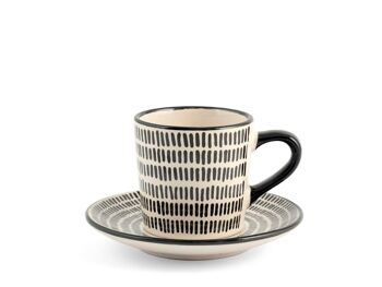Lot de 6 tasses à café Vhera en grès avec assiette de décoration assortie cc 90. Composé de : 6 tasses à café cm 8x6x5,5 h ; 6 soucoupes 11x1,5 cm h 2