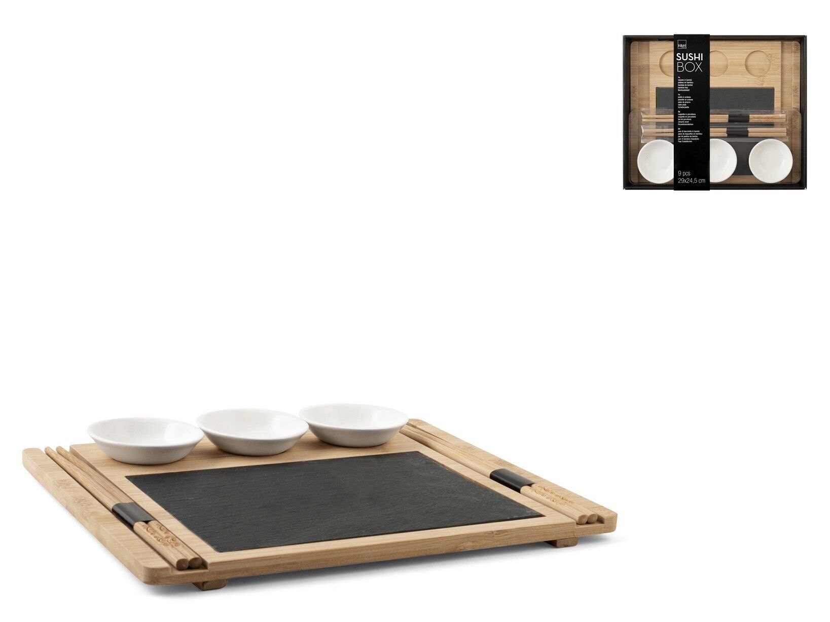 Packung mit 9 Stück Sushi Box in Schiefer und Bambus 24x29 cm. Bestehend aus: 1 Bambustablett 29x24,5 cm, 1 Schieferplatte 20x15 cm, 3 Porzellanschalen 7x2 cm, 2 Paar Bambusstäbchen 24 cm.