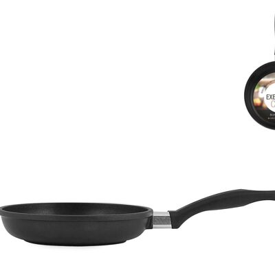 Executive Chef low frying pan in die-cast aluminum with 20 cm non-stick coating. 2 year warranty