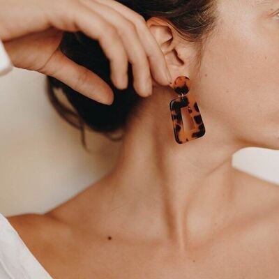 Marbled scale earrings for trapeze