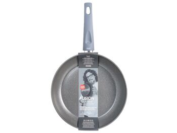 Poêle Fusion Borghese en aluminium avec revêtement antiadhésif, adaptée à toutes les plaques de cuisson, y compris l'induction cm 28. Alessandro Borghese - Le luxe de la simplicité 6