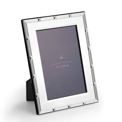 Silver photo frame with fret 15x20 cm