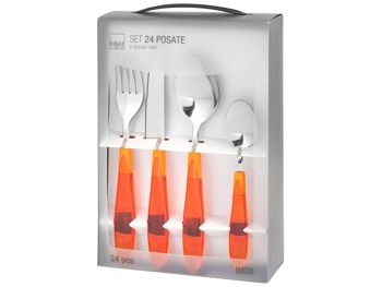 Ménagère 24 pièces en acier inoxydable avec manche en plastique orange. Composé de : 6 cuillères 4,5x20,5x2,5 cm h ; 6 fourchettes cm 2,7x20,5x2 h; 6 couteaux 2x22,5x1 h cm; 6 cuillères à café 3x16x1,5 cm h 2