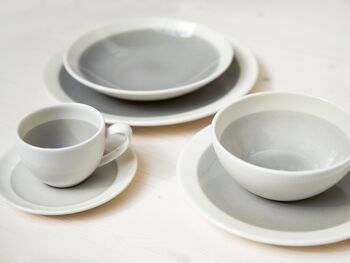 Tasse à thé Soleil en faïence avec assiette blanche et grise cc 235 2