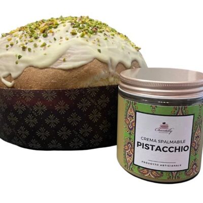 Panettone with pistachio cream