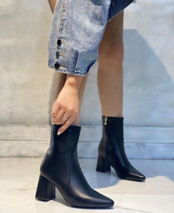 BOTTINES EN ECO-CUIR 17