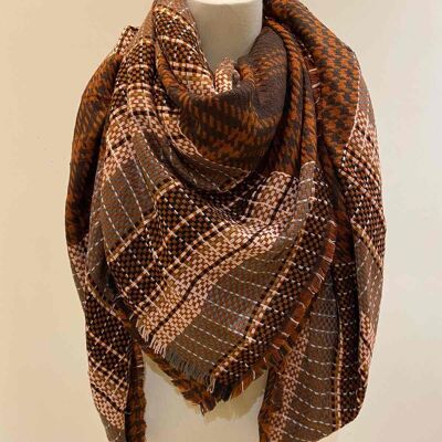 Warm square scarves with check patterns - brown