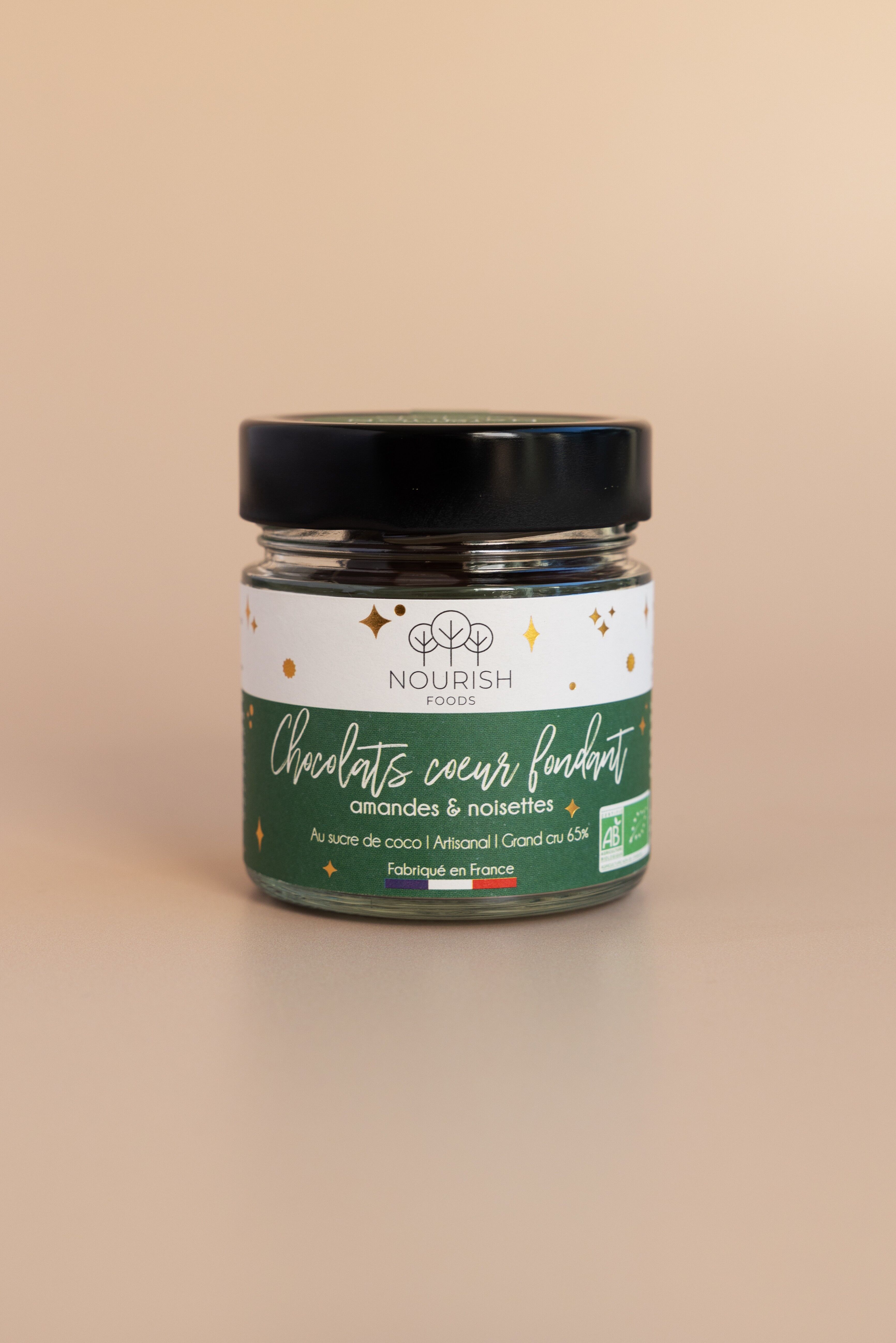 Cioccolatini a cuore fondente con mandorle e nocciole